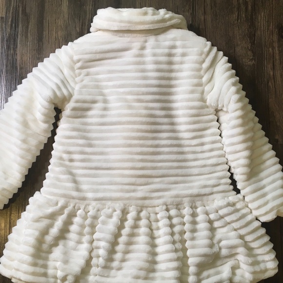 Adorable Juicy Couture Coat - Picture 4 of 4